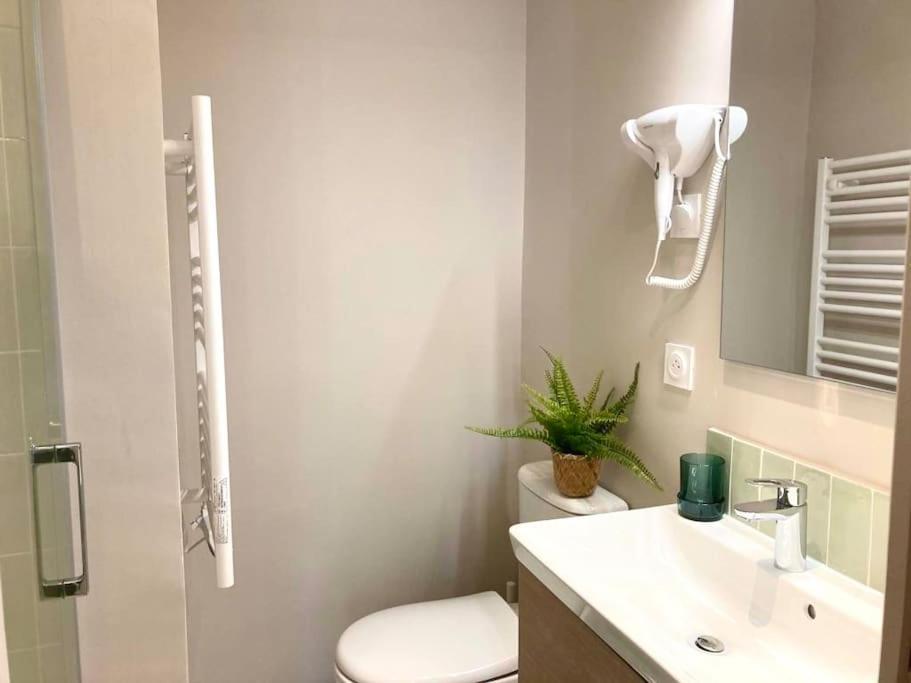 Collobrières Le Palm Appartement Elegant & Design En Bord Riviere מראה חיצוני תמונה