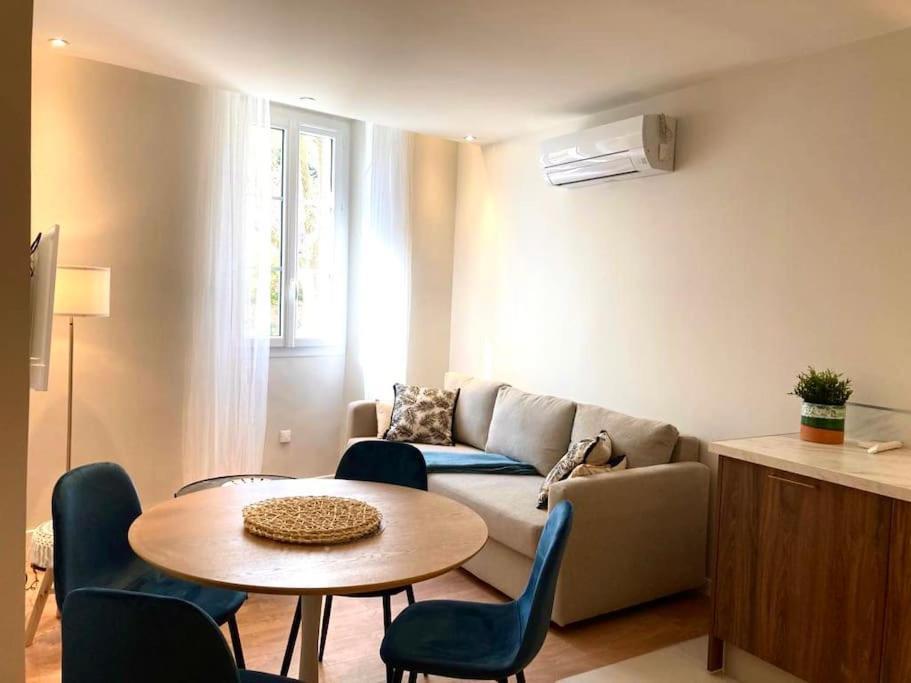 Collobrières Le Palm Appartement Elegant & Design En Bord Riviere מראה חיצוני תמונה