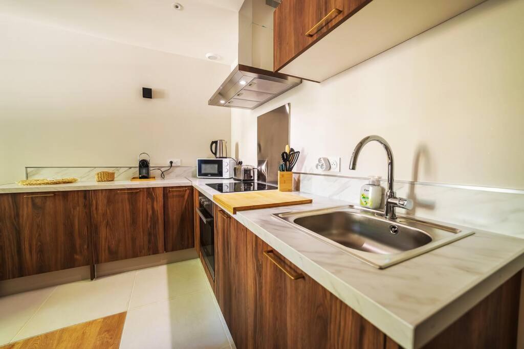 Collobrières Le Palm Appartement Elegant & Design En Bord Riviere מראה חיצוני תמונה