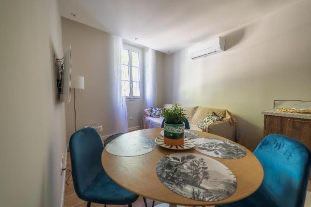 Collobrières Le Palm Appartement Elegant & Design En Bord Riviere מראה חיצוני תמונה